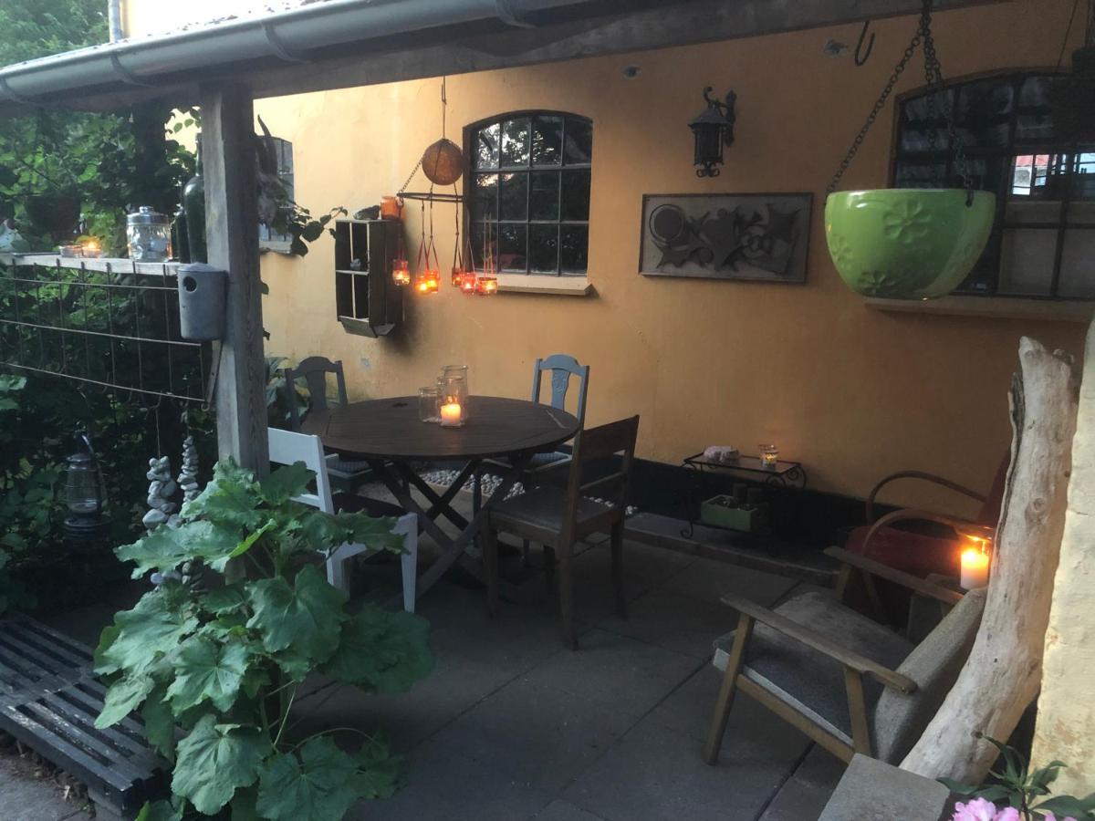 Retro Bolig - Fyldt Med Hygge! Ingen Luksus Apartment Kolind Ngoại thất bức ảnh